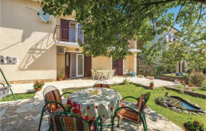 3 Bedroom Pet Friendly Apartment In Viskovo